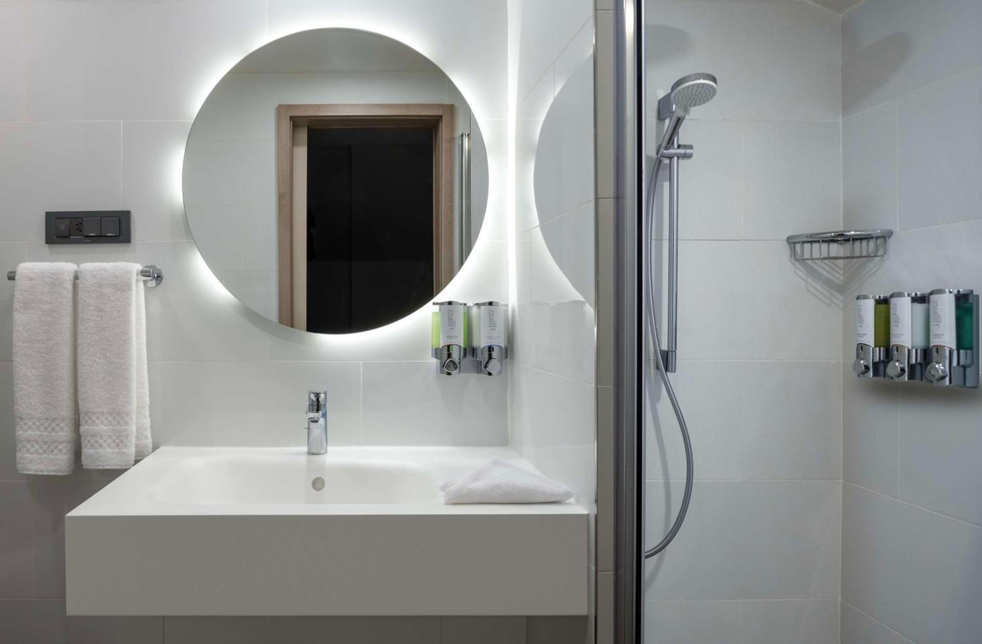 Hampton By Hilton Istanbul Merter Eksteriør bilde